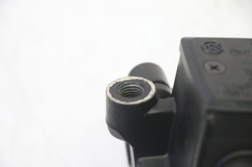 photo de MASTERCILINDRO ANTERIORE YAMAHA TDM ABS 900 (2002 - 2014) - Vista d'insieme del prodotto