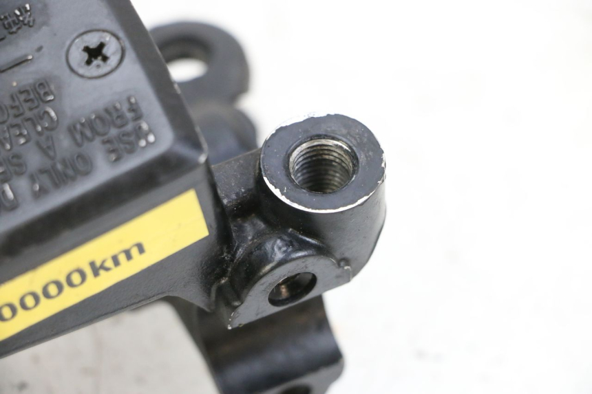 photo de POMPA FRENO ANTERIORE YAMAHA TDM ABS 900 (2002 - 2014) - Primo piano tecnico