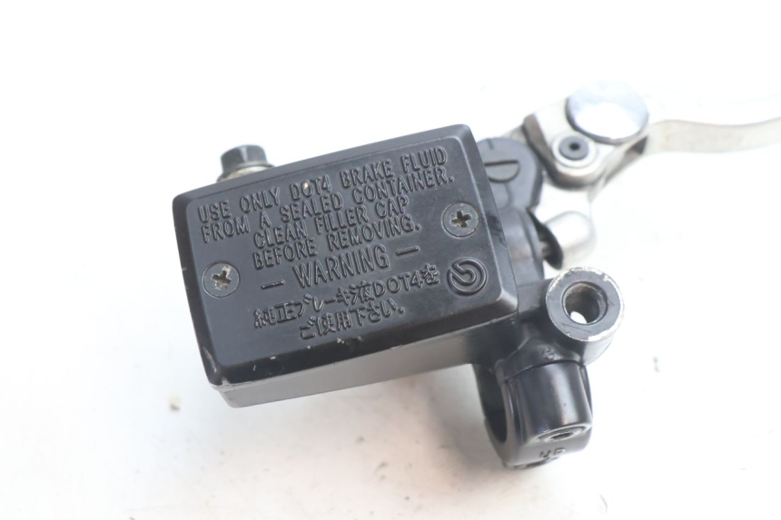 photo de POMPA FRENO ANTERIORE YAMAHA TDM ABS 900 (2002 - 2014) - Primo piano tecnico