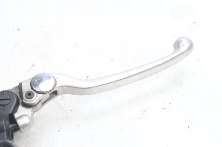 photo de POMPA FRENO ANTERIORE YAMAHA TDM ABS 900 (2002 - 2014) - Dettagli dei punti di fissaggio