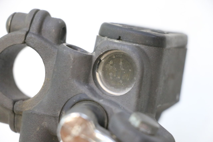photo de MASTERCYLINDER ANTERIORE PEUGEOT TREKKER 50 (1995 - 2004) - Altra angolazione
