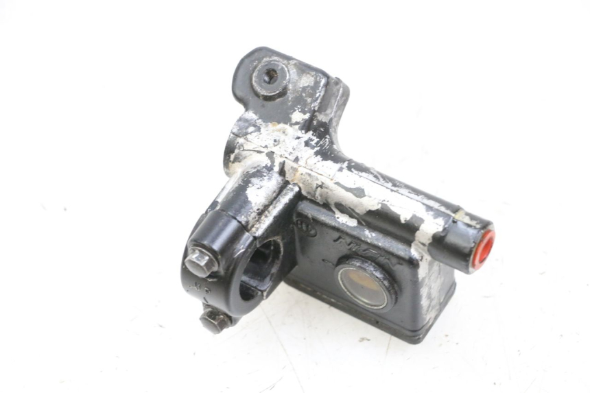 photo de MASTERCYLINDER ANTERIORE YAMAHA TTR 125 (2000 - 2020) - Altra angolazione