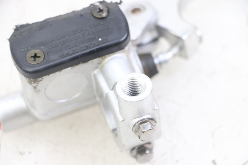 photo de POMPA FRENO ANTERIORE VENT DERAPAGE 50 (2018 - 2023) - Dettagli dei punti di fissaggio