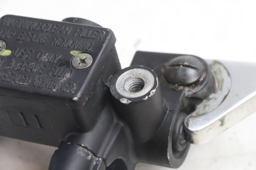 photo de MASTERCYLINDER ANTERIORE PIAGGIO VESPA S 2T 50 (2007 - 2014) - Altra angolazione