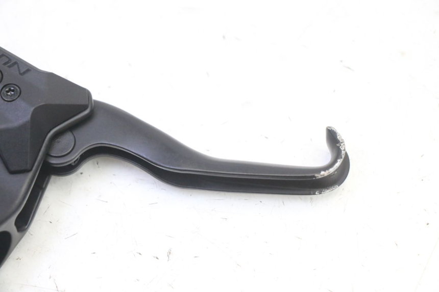 photo de MASTRO CILINDRO ANTERIORE DUALTRON VICTOR LIMITED 1 - Altra angolazione