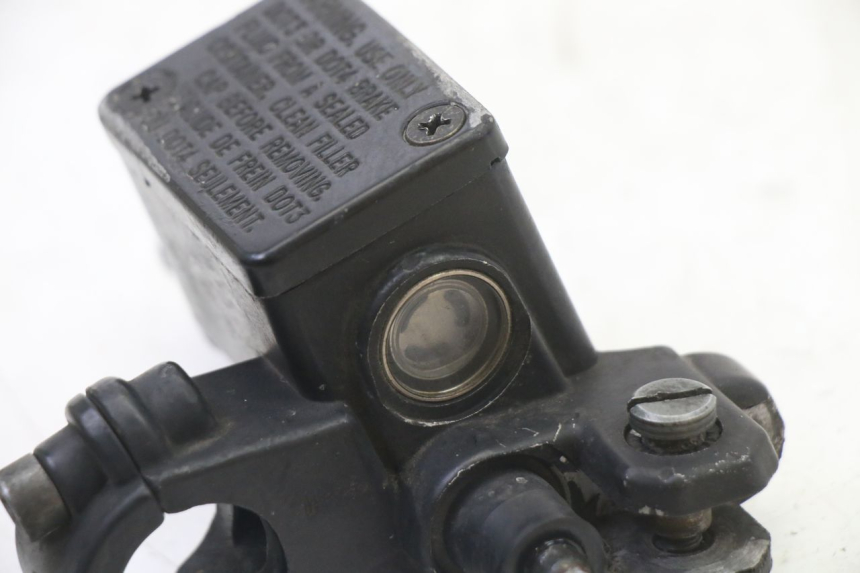 photo de MASTERCYLINDER ANTERIORE PEUGEOT VIVACITY NEW 4T 50 (2008 - 2017) - Primo piano tecnico