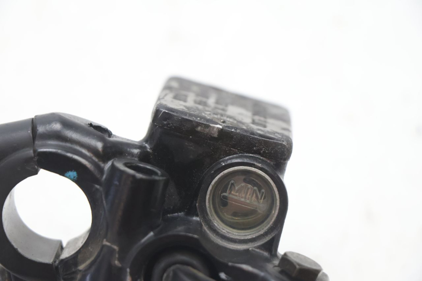 photo de MASTERCYLINDER ANTERIORE PEUGEOT VIVACITY 50 (2004 - 2009) - Stato della superficie e materiale