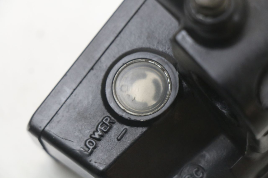 photo de POMPA FRENO ANTERIORE SUZUKI VL INTRUDER 125 (2004 - 2007) - Dettagli dei punti di fissaggio