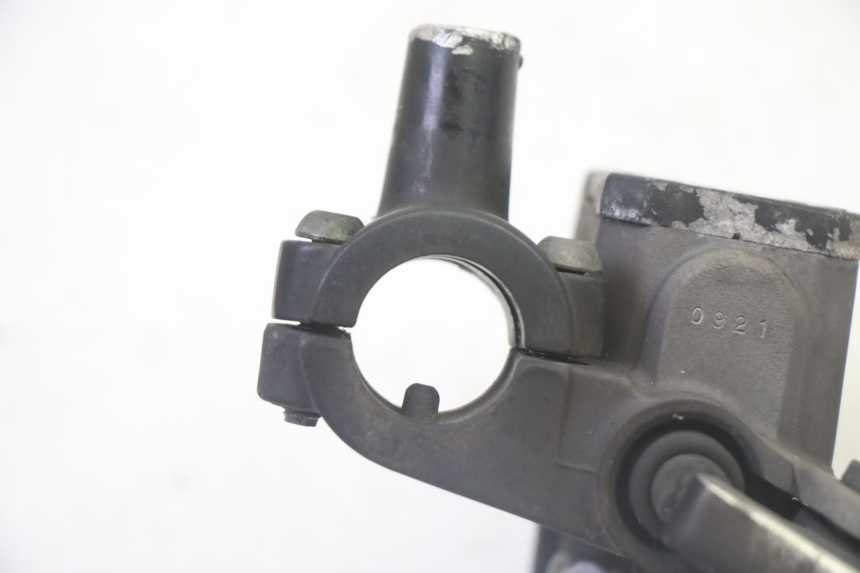 photo de MASTERCYLINDER ANTERIORE YAMAHA X-MAX XMAX 125 (2010 - 2013) - Dettagli dei punti di fissaggio