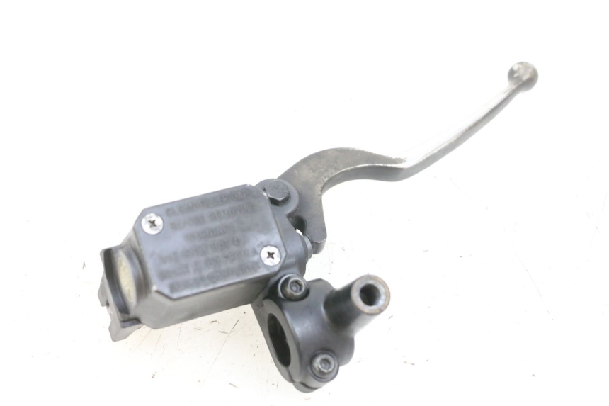 photo de MASTERCYLINDER ANTERIORE YAMAHA X-MAX XMAX 125 (2010 - 2013) - Stato della superficie e materiale