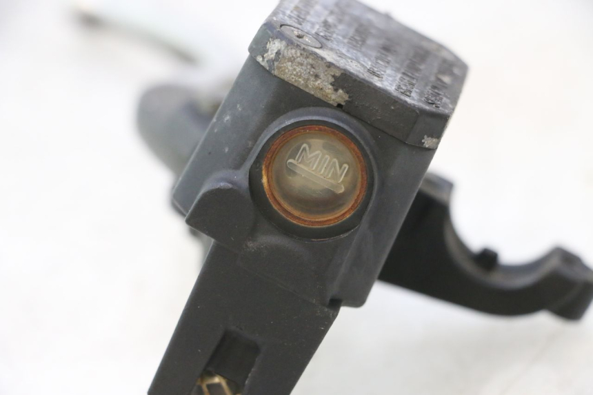 photo de MASTERCYLINDER ANTERIORE YAMAHA XMAX X-MAX 125 (2006 - 2009) - Dettagli dei punti di fissaggio