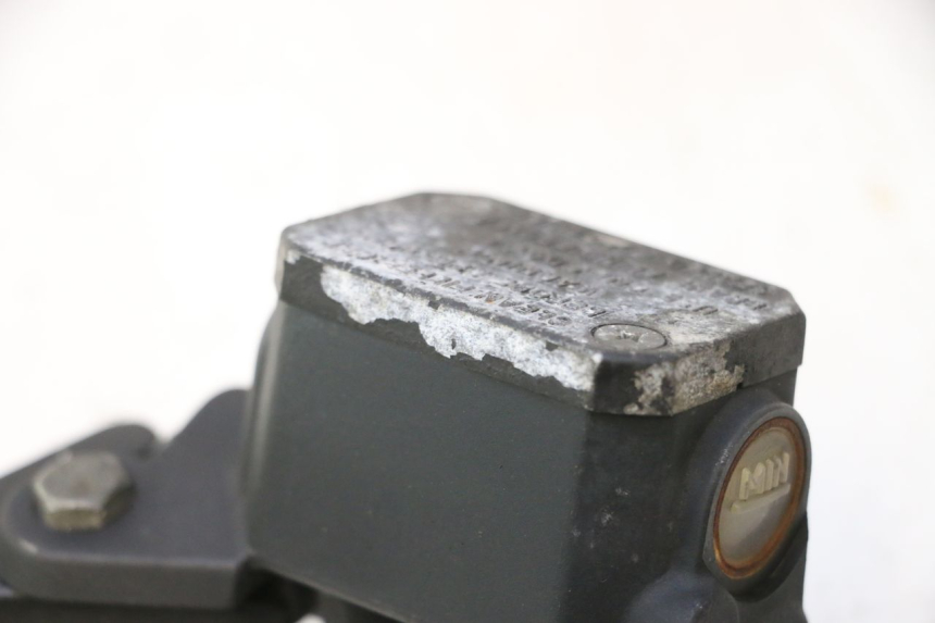 photo de MASTERCYLINDER ANTERIORE YAMAHA XMAX X-MAX 125 (2006 - 2009) - Stato della superficie e materiale