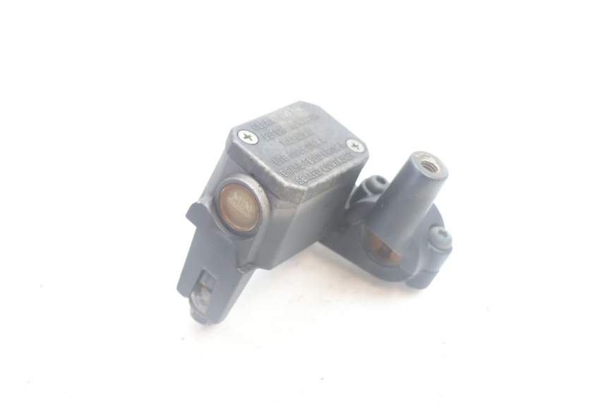 photo de MASTERCYLINDER ANTERIORE YAMAHA XMAX X-MAX 125 (2006 - 2009) - Zoom sullo stato d'uso