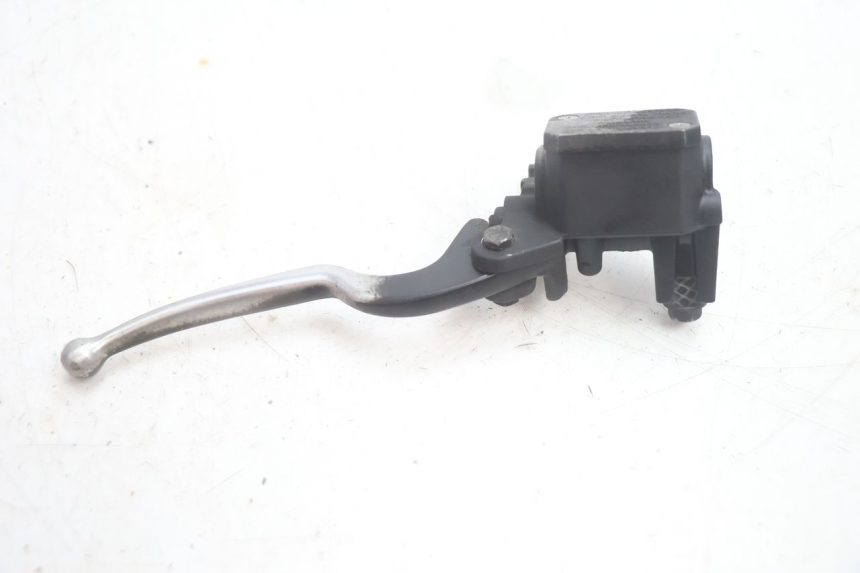 photo de MASTERCYLINDER ANTERIORE YAMAHA XMAX X-MAX 125 (2006 - 2009) - Altra angolazione