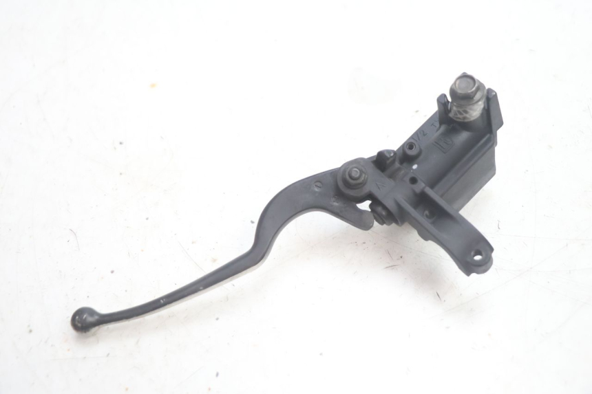 photo de MASTERCYLINDER ANTERIORE YAMAHA XMAX X-MAX 125 (2006 - 2009) - Dettagli dei punti di fissaggio