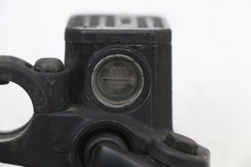 photo de MASTERCYLINDER ANTERIORE PIAGGIO X9 125 (2000 - 2003) - Dettagli dei punti di fissaggio