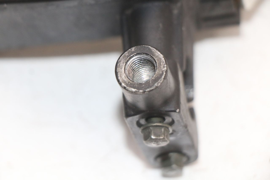 photo de CILINDRO PRINCIPALE ANTERIORE KYMCO XCITING 250 (2006 - 2009) - Altra angolazione