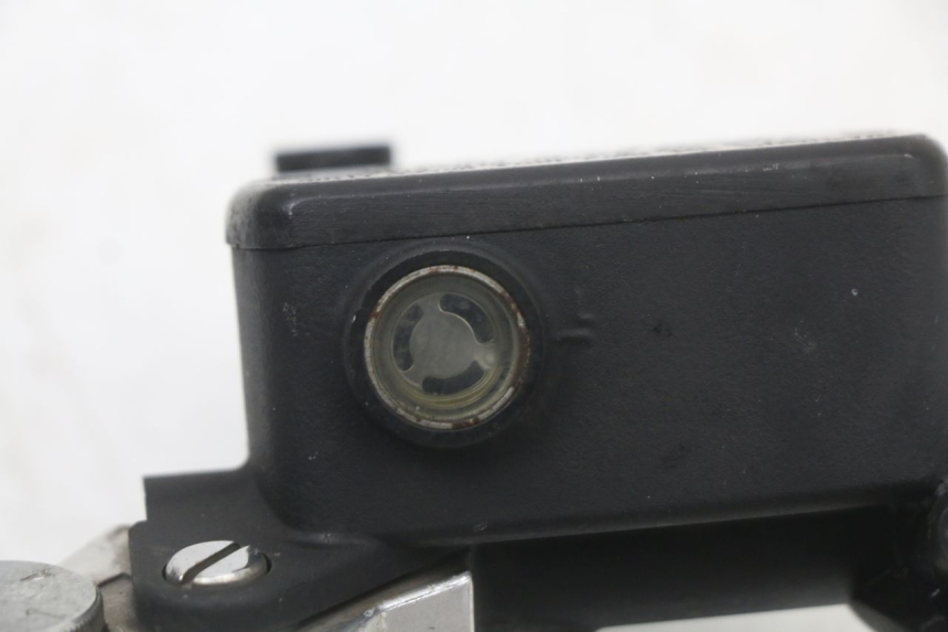 photo de CILINDRO PRINCIPALE ANTERIORE KYMCO XCITING 250 (2006 - 2009) - Vista d'insieme del prodotto