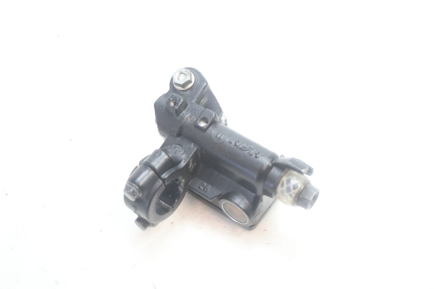 photo de POMPA FRENO ANTERIORE HONDA XLV VARADERO 125 (2007 - 2012) - Primo piano tecnico