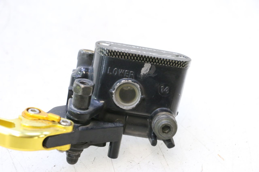 photo de POMPA FRENO ANTERIORE YAMAHA XP T-MAX ABS 500 (2005 - 2005) - Primo piano tecnico