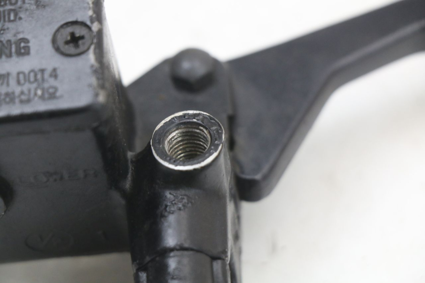 photo de CILINDRO PRINCIPALE ANTERIORE HYOSUNG XRX 125 (2000 - 2008) - Zoom sullo stato d'uso