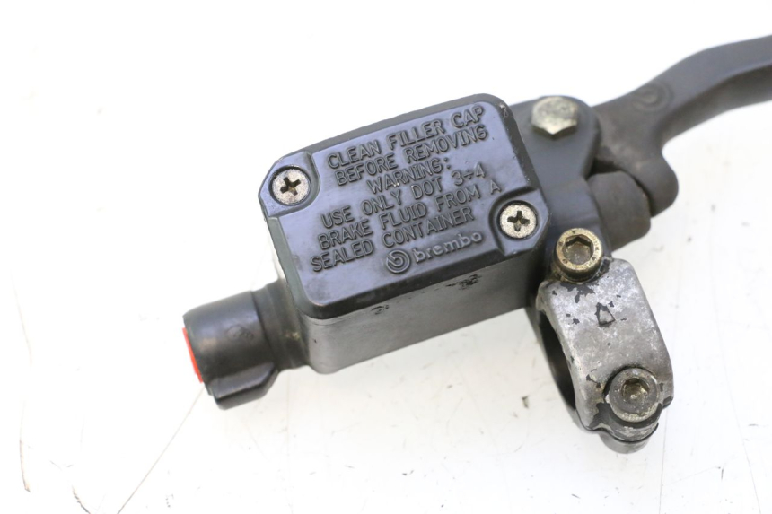 photo de MASTERCYLINDER ANTERIORE YAMAHA YP MAJESTY 125 (1998 - 2001) - Dettaglio del componente