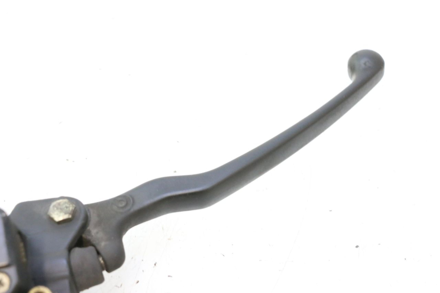 photo de MASTERCYLINDER ANTERIORE YAMAHA YP MAJESTY 125 (1998 - 2001) - Zoom sullo stato d'uso