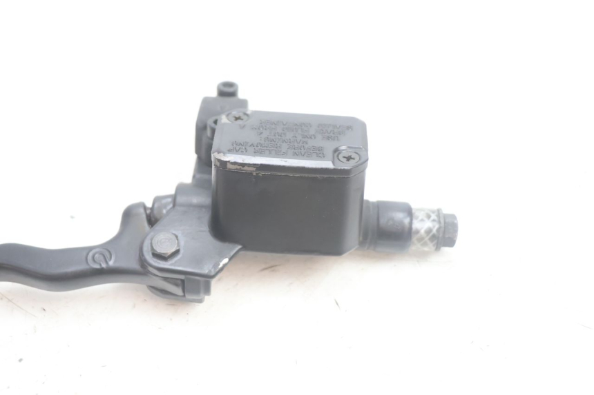 photo de MASTERCYLINDER ANTERIORE YAMAHA YP MAJESTY 125 (2002 - 2006) - Ricambio usato controllato