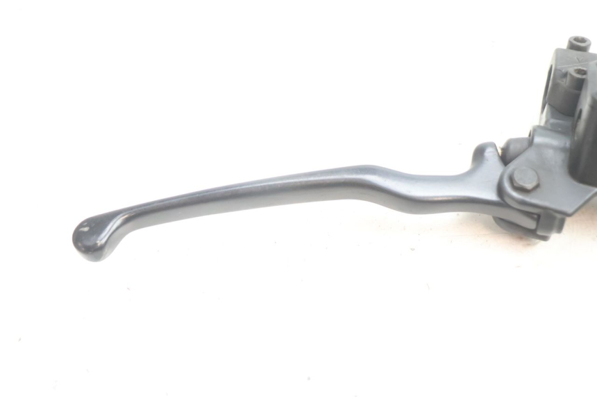 photo de MASTERCYLINDER ANTERIORE YAMAHA YP MAJESTY 125 (2002 - 2006) - Primo piano tecnico