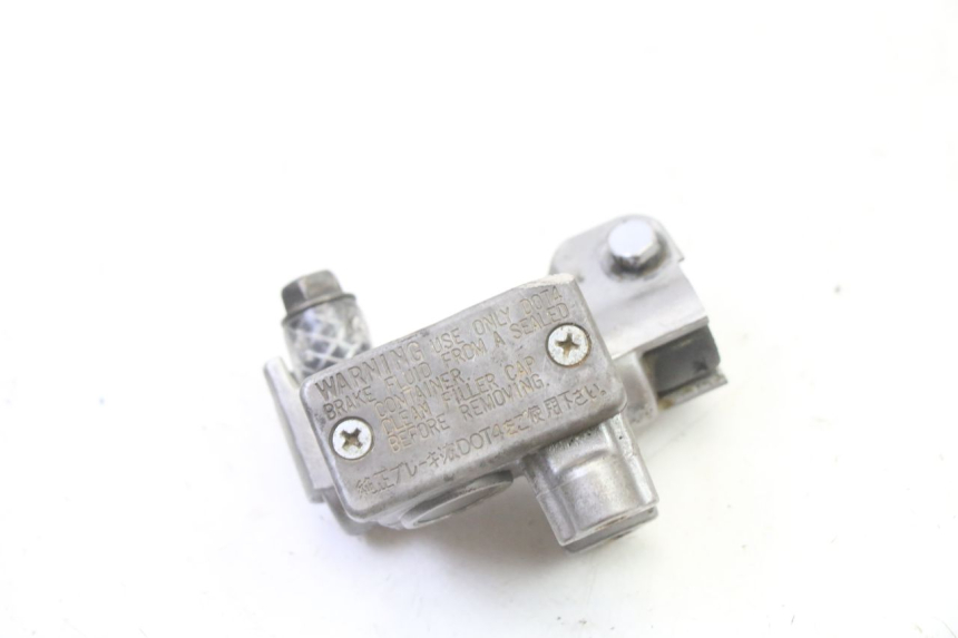 photo de MASTERCYLINDER ANTERIORE YAMAHA YZ 85 (2002 - 2018) - Altra angolazione