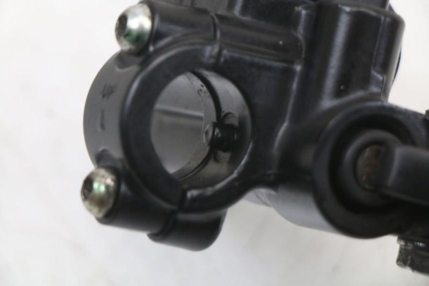 photo de MASTERCYLINDER ANTERIORE PIAGGIO ZIP 2T 50 (2009 - 2019) - Dettagli dei punti di fissaggio