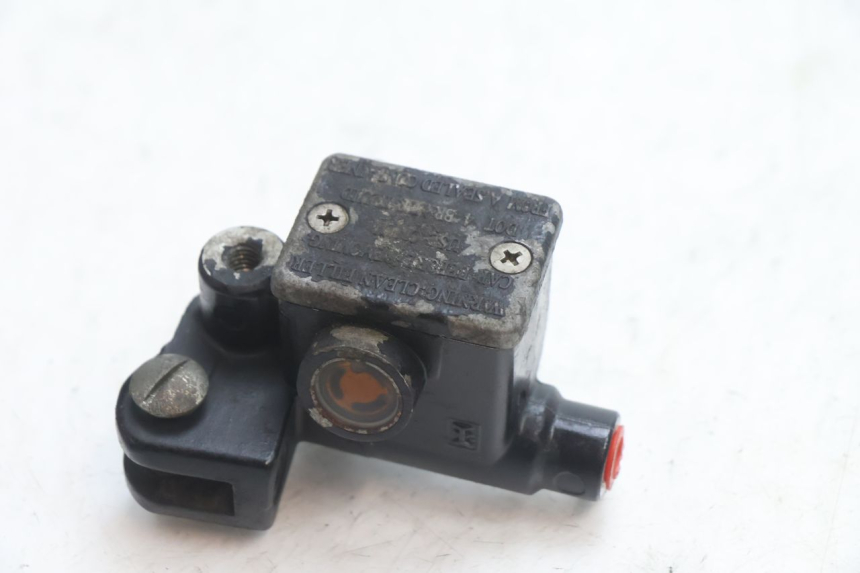 photo de MASTERCYLINDER ANTERIORE PIAGGIO ZIP 2T 50 (2009 - 2019) - Zoom sullo stato d'uso