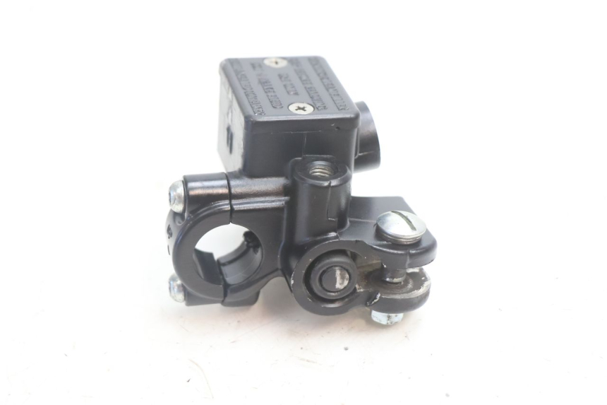 photo de MASTERCYLINDER ANTERIORE PIAGGIO ZIP 2T 50 (2009 - 2019) - Primo piano tecnico
