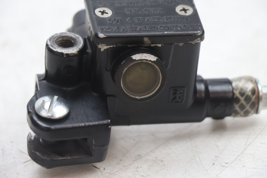 photo de MASTERCYLINDER ANTERIORE PIAGGIO ZIP 2T 50 (2009 - 2019) - Dettagli dei punti di fissaggio
