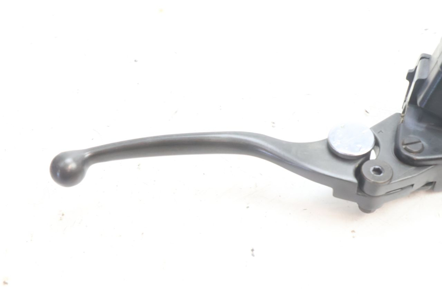 photo de CILINDRO PRINCIPALE ANTERIORE KAWASAKI ZZR 600 (1995 - 2004) - Primo piano tecnico