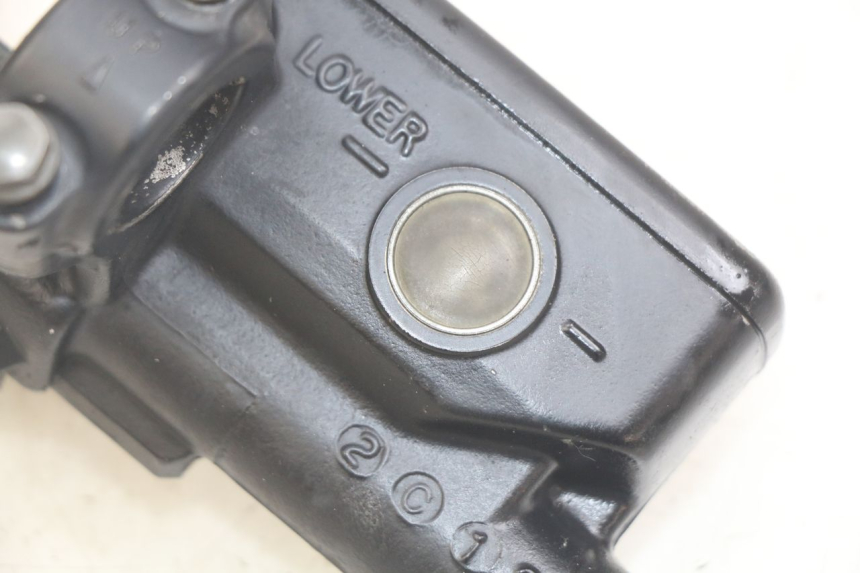 photo de MASTRO CILINDRO FRIZIONE HONDA CBR F SC25 1000 (1989 - 1992) - Altra angolazione