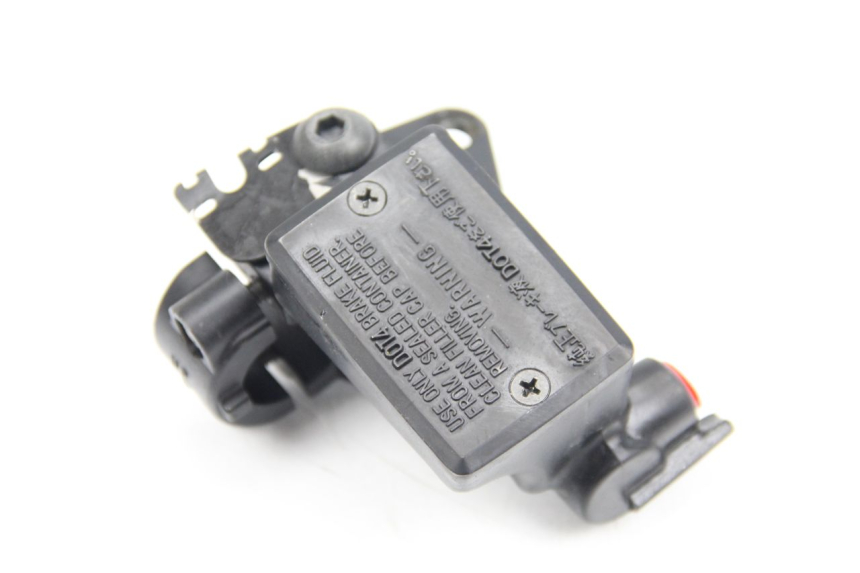 photo de CILINDRO FRIZIONE YAMAHA FJR ABS 1300 (2006 - 2012) - Primo piano tecnico