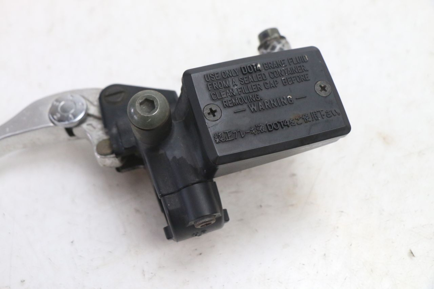 photo de POMPA FRIZIONE YAMAHA FJR 1300 (2001 - 2005) - Zoom sullo stato d'uso