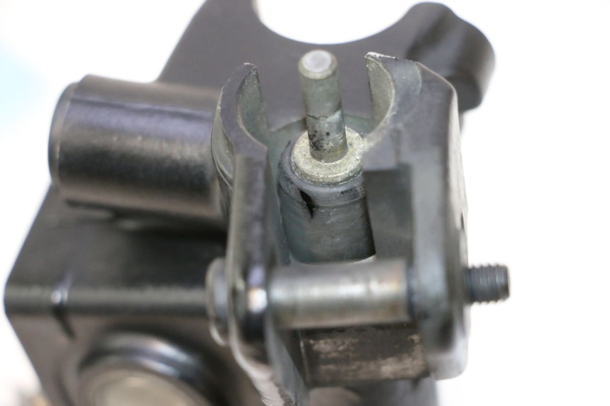 photo de POMPA FRIZIONE YAMAHA FJR 1300 (2001 - 2005) - Dettagli dei punti di fissaggio