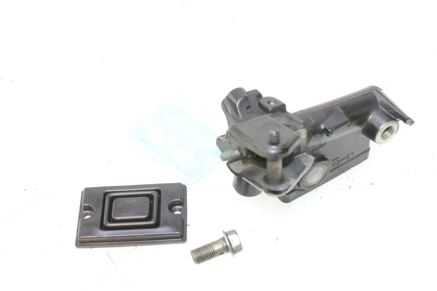 photo de POMPA FRIZIONE YAMAHA FJR 1300 (2001 - 2005) - Marcature e riferimenti originali