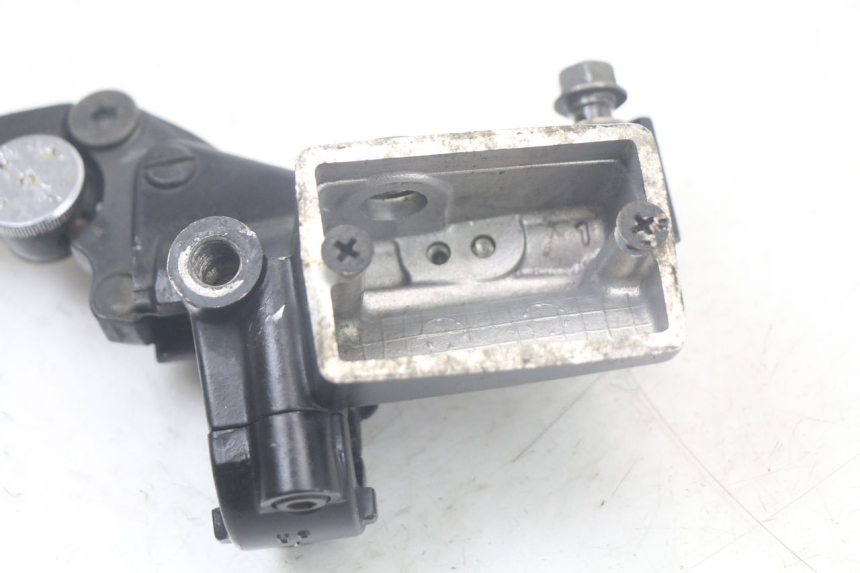 photo de CILINDRO PRINCIPALE FRIZIONE TRIUMPH SPEED TRIPLE T301 900 (1994 - 1996) - Altra angolazione