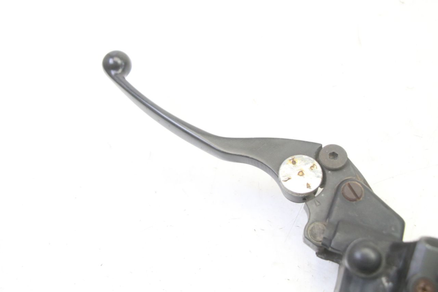 photo de POMPA FRIZIONE TRIUMPH SPRINT 900 (1995 - 1998) - Dettaglio del componente