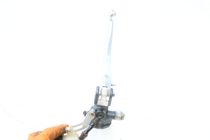 photo de POMPA FRIZIONE DUCATI SS IE DS CARENEE 1000 (2002 - 2006) - Dettagli dei punti di fissaggio