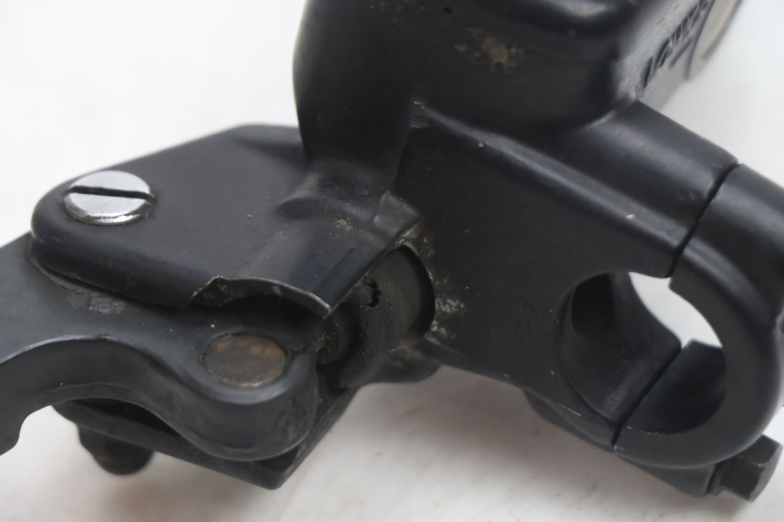 photo de POMPA FRIZIONE HONDA ST PAN EUROPEAN 1100 (1990 - 2002) - Altra angolazione