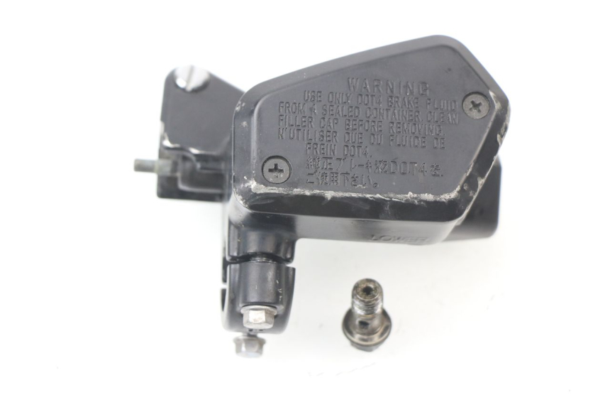 photo de POMPA FRIZIONE HONDA VFR F 1200 (2010 - 2015) - Primo piano tecnico