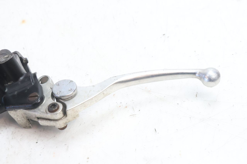 photo de POMPA FRIZIONE YAMAHA XJR 1300 (1998 - 2002) - Dettagli dei punti di fissaggio