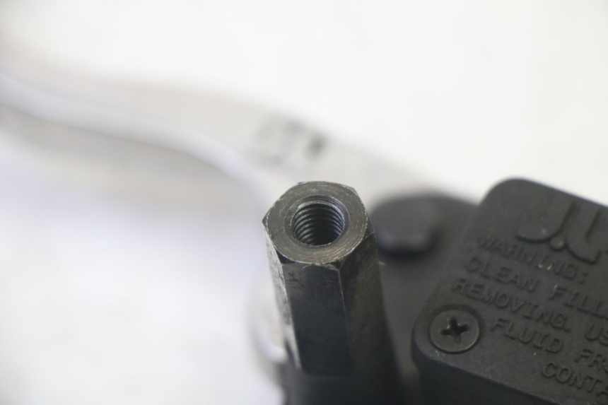 photo de POMPA FRENO POSTERIORE QUADRO 4 4D 350 (2015 - 2018) - Zoom sullo stato d'uso