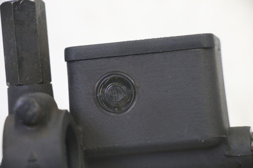 photo de POMPA FRENO POSTERIORE QUADRO 4 4D 350 (2015 - 2018) - Vista d'insieme del prodotto