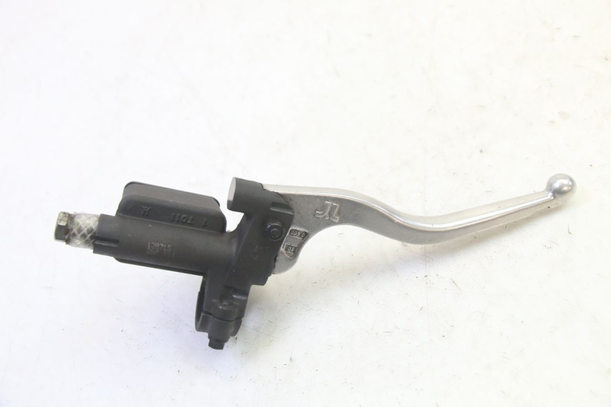 photo de POMPA FRENO POSTERIORE QUADRO 4 4D 350 (2015 - 2018) - Dettagli dei punti di fissaggio