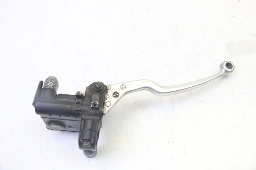 photo de MASTERCYLINDER FRENO POSTERIORE SUZUKI BURGMAN 125 (2007 - 2014) - Dettagli dei punti di fissaggio